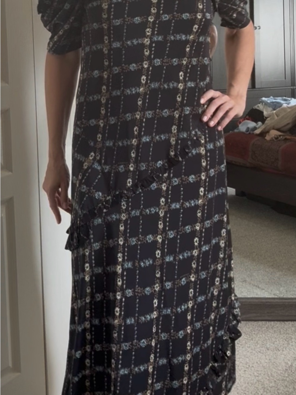 New without tags Silk Burberry Black Floral Grid Midi Dress size 8/42